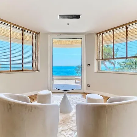 فيلة La Rocaille *