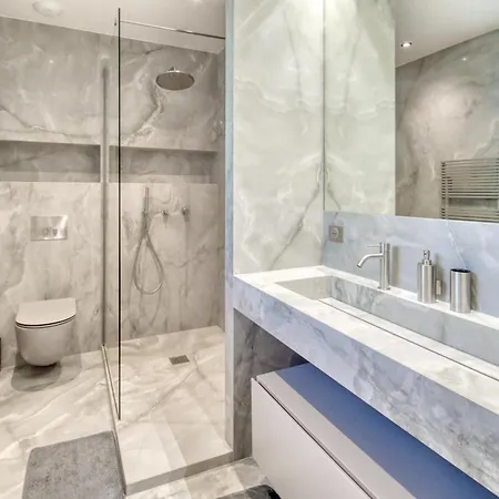 La Rocaille فيلة أنتيب