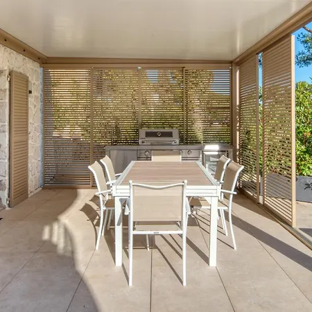 别墅 La Rocaille 昂蒂布